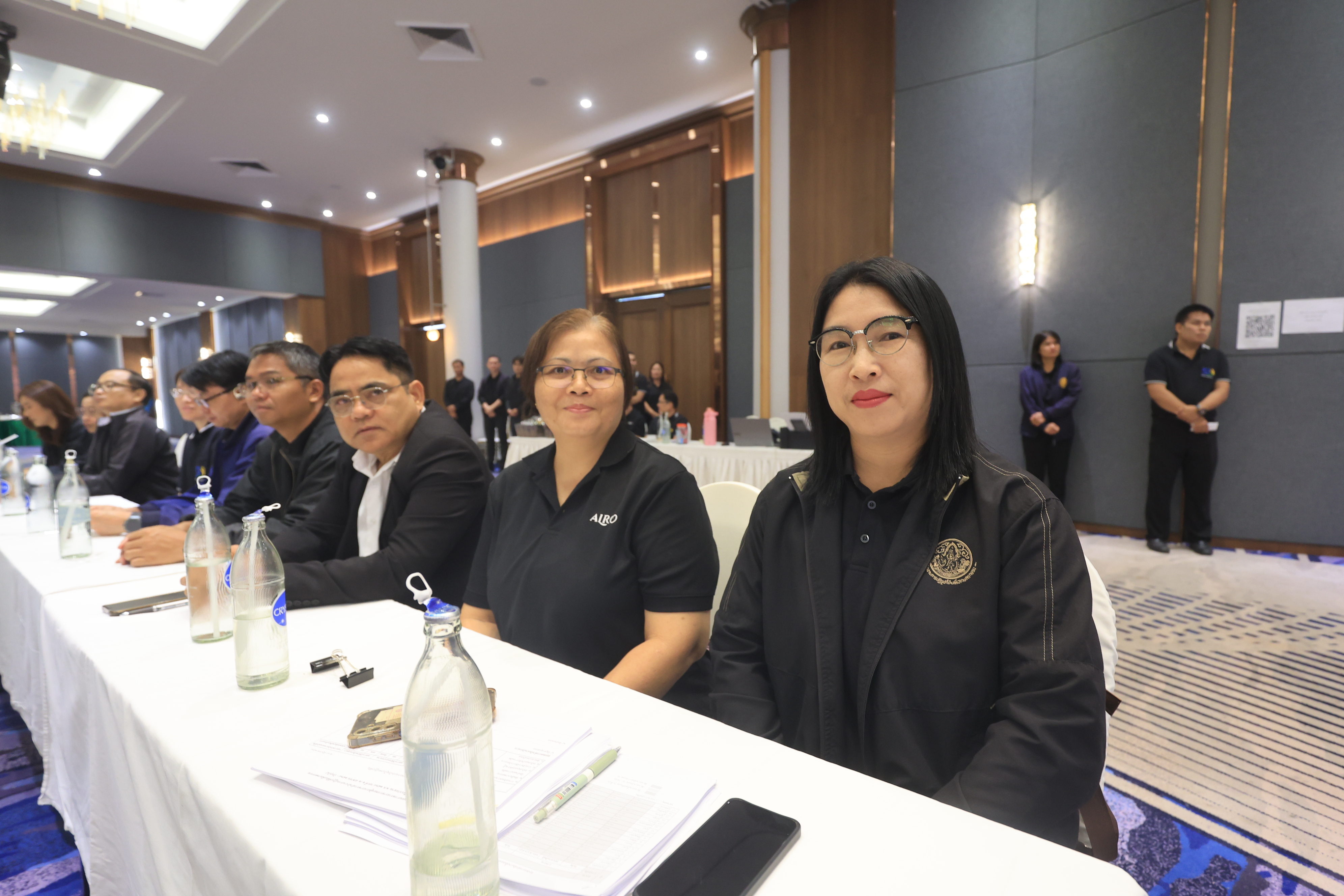 title - เลขาฯ ส.ป.ก. ประชุมเข้ม! 